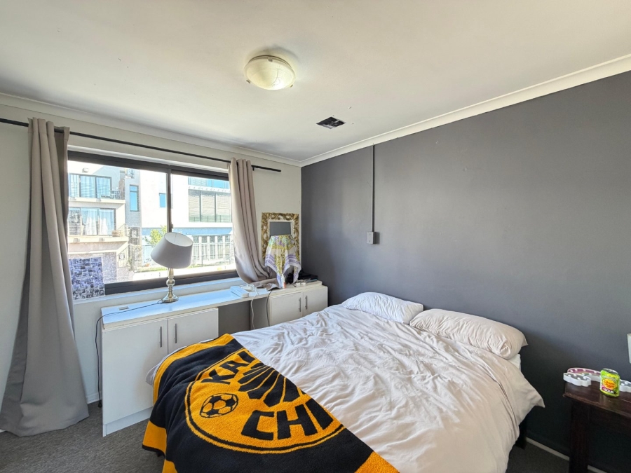 6 Bedroom Property for Sale in Vredehoek Western Cape